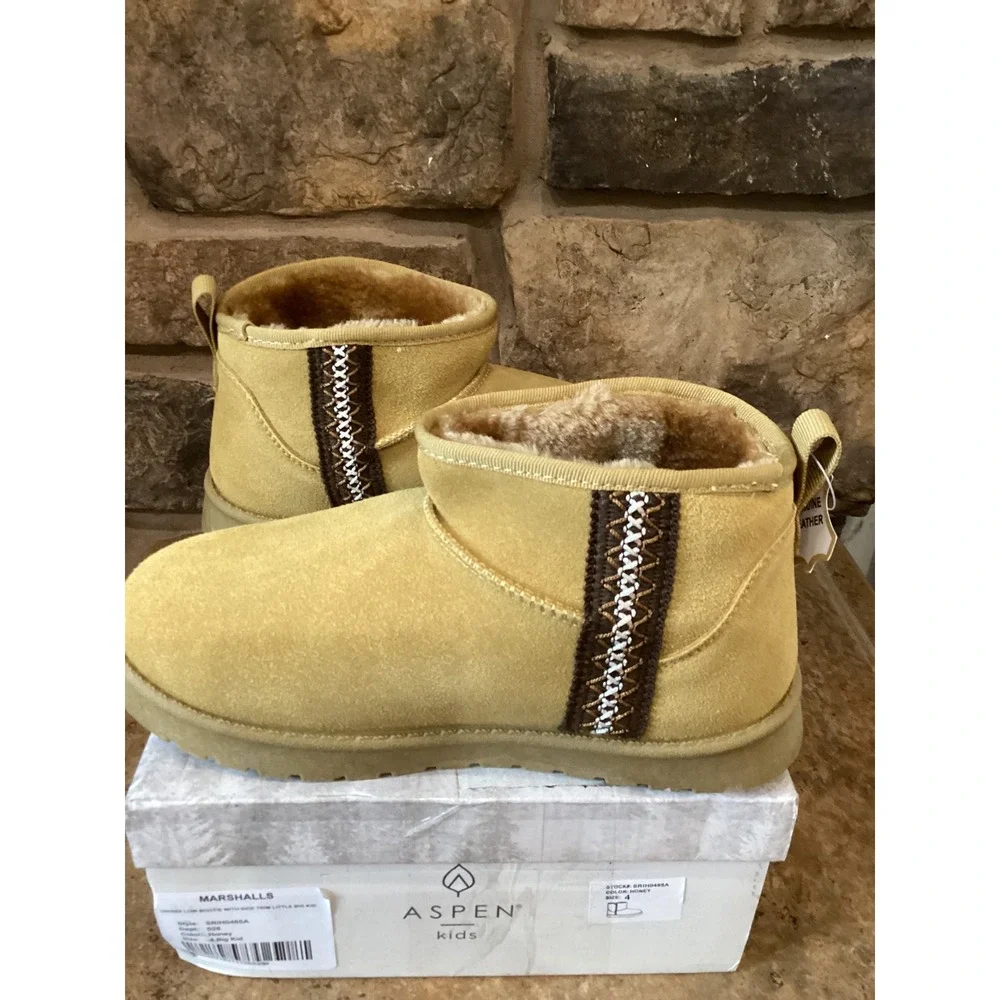 Aspen Kids Unisex‎ Low Bootie Side Trim Honey Suede Boots Size 4 Big Kid